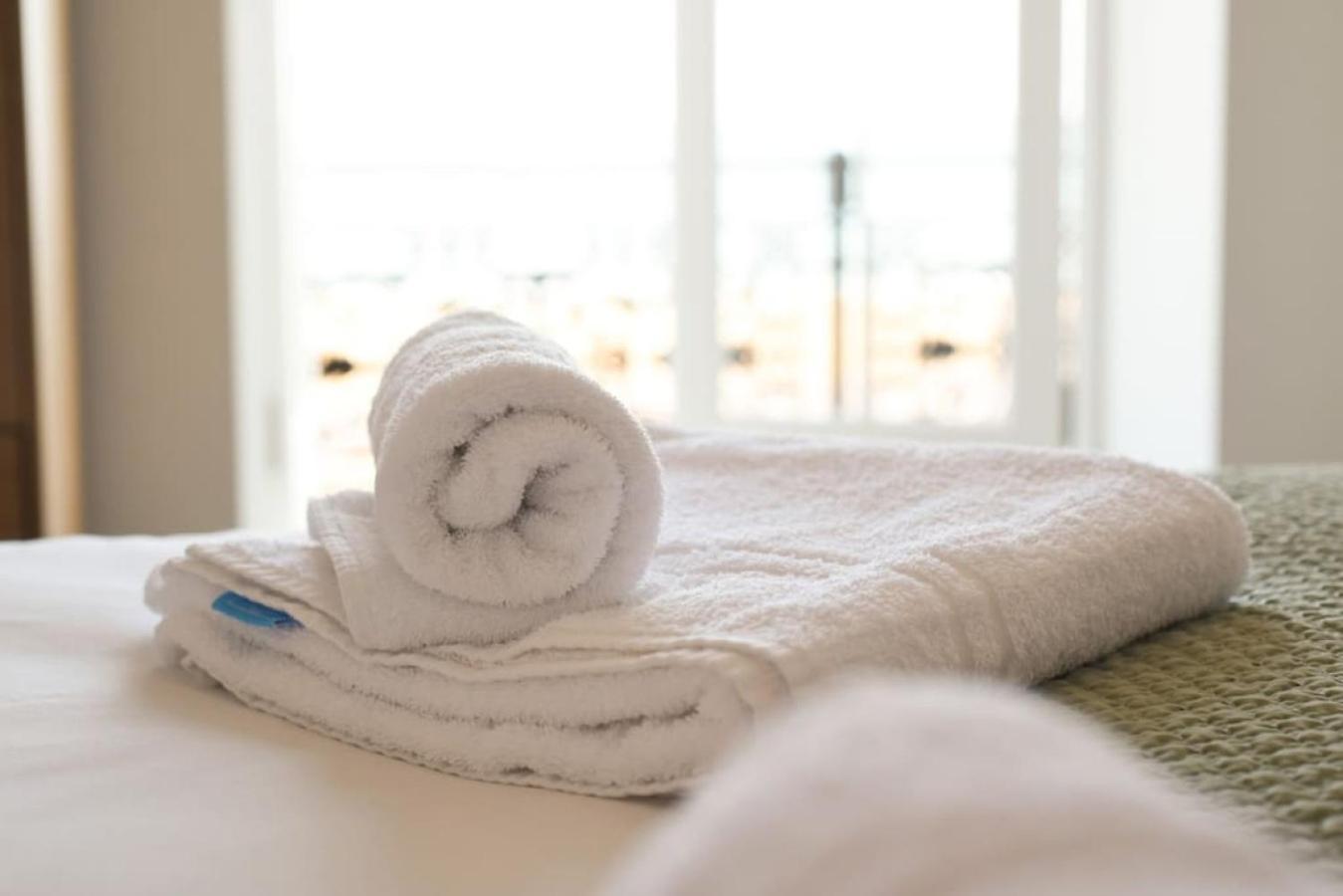 Air Maison - Stunning Beach Front Apartment Portsmouth Ngoại thất bức ảnh