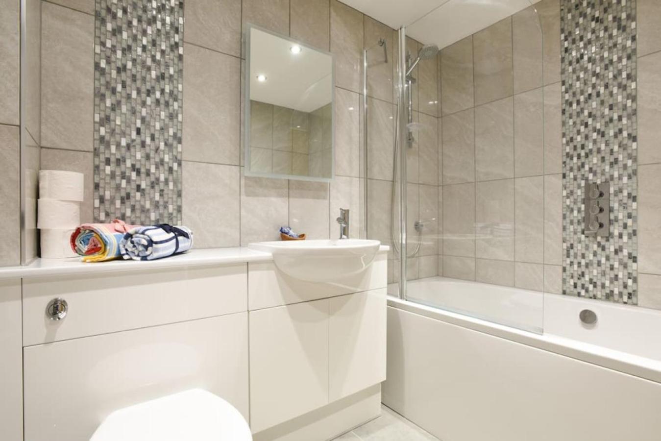 Air Maison - Stunning Beach Front Apartment Portsmouth Ngoại thất bức ảnh