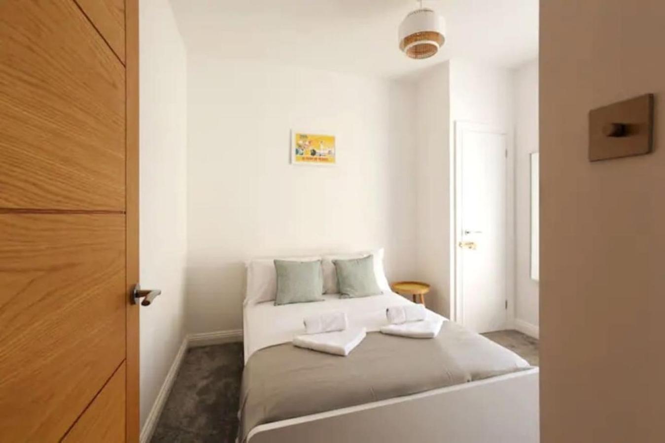 Air Maison - Stunning Beach Front Apartment Portsmouth Ngoại thất bức ảnh