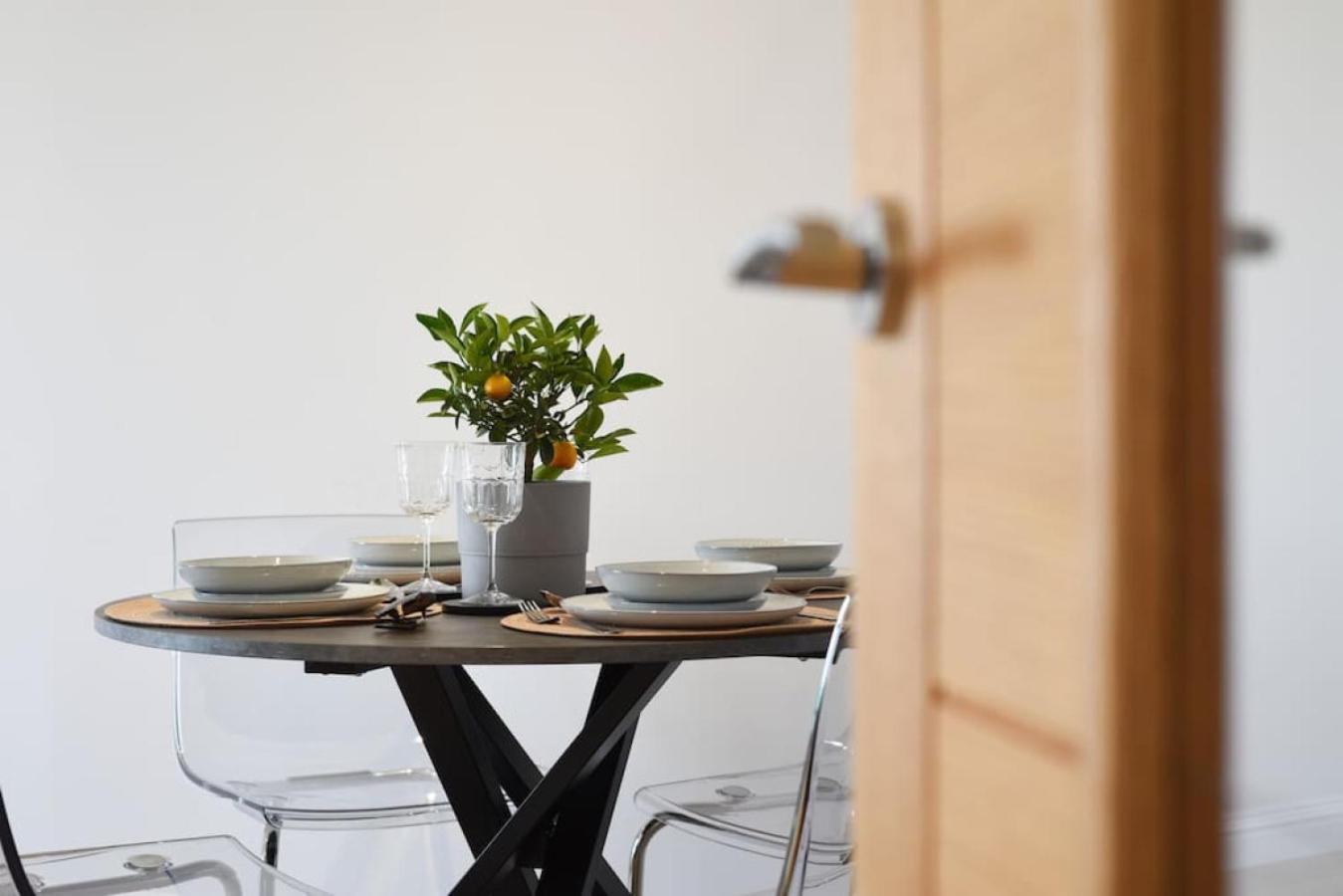 Air Maison - Stunning Beach Front Apartment Portsmouth Ngoại thất bức ảnh